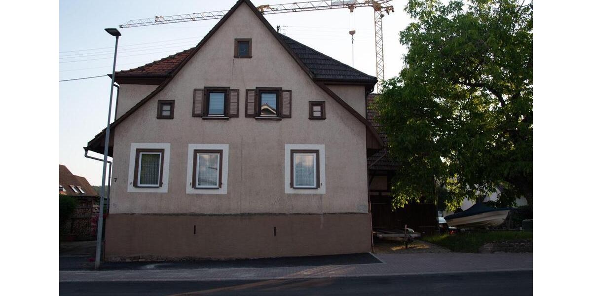 Einfamilienhaus Straubenhardt - 6 Zimmer, 134 m&sup2;, 245.000&euro; | Angebot:25986816