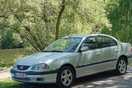 Toyota Avensis 89.730 km 7.700 &euro; Rastatt 76437
