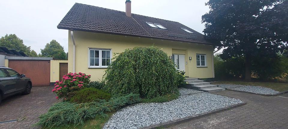 Einfamilienhaus Karlsruhe Neureut - 8 Zimmer, 200 m&sup2;, 960.000&euro; | Angebot:26950366