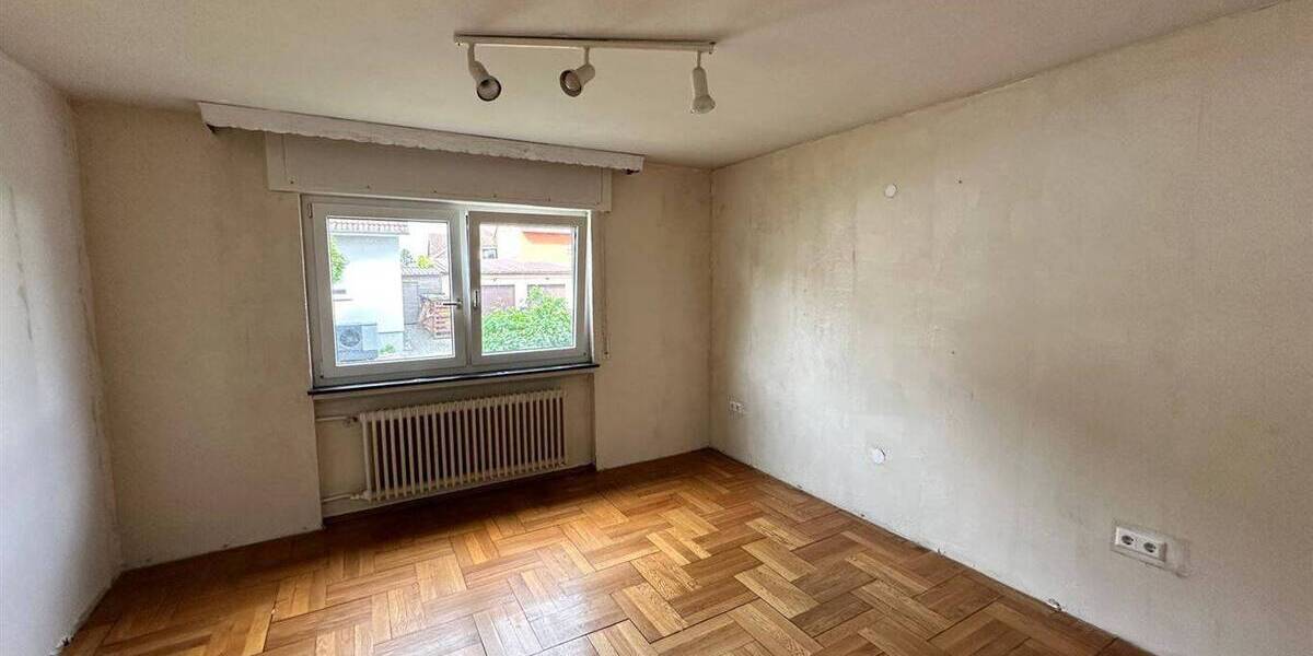 Mehrfamilienhaus, Wohnhaus Bietigheim - 6 Zimmer, 146 m&sup2;, 430.000&euro; | Angebot:26596519