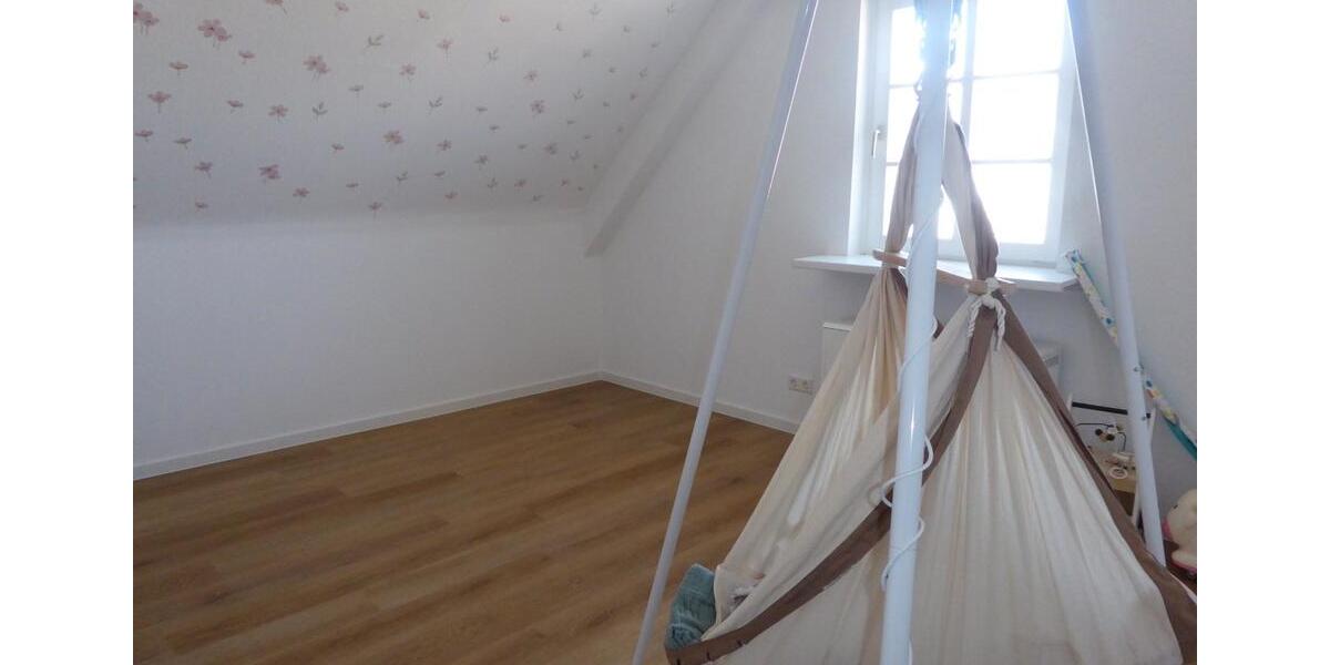 Etagenwohnung Gernsbach - 5 Zimmer, 145 m&sup2;, 1.250&euro; | Angebot:26137203