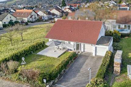 Haus zum Kaufen in Pfinztal Berghausen 779.000 € 185 m² 5 zimmer