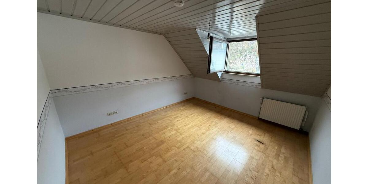 Dachgeschoßwohnung Pforzheim Brötzingen - 3 Zimmer, 71 m&sup2;, 840&euro; | Angebot:24756264