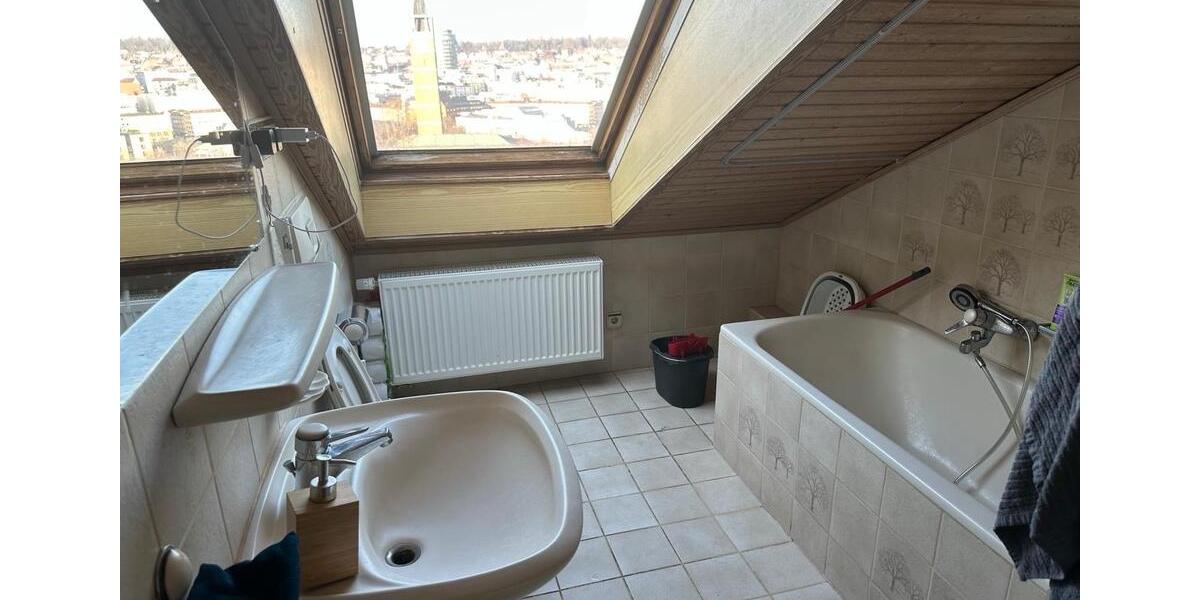 Dachgeschoßwohnung Pforzheim - 2 Zimmer, 52 m&sup2;, 630&euro; | Angebot:25612114