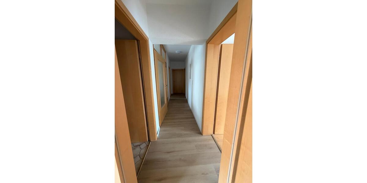 Etagenwohnung Bruchsal - 3.5 Zimmer, 85 m&sup2;, 1.250&euro; | Angebot:26415242