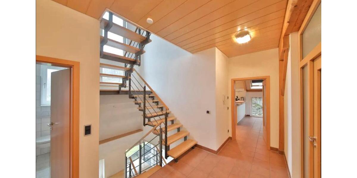 Einfamilienhaus Neuenbürg - 7 Zimmer, 252 m&sup2;, 595.000&euro; | Angebot:26870752