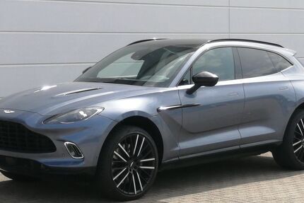 Aston Martin DBX 6.800 km 159.998 € Landau 76829