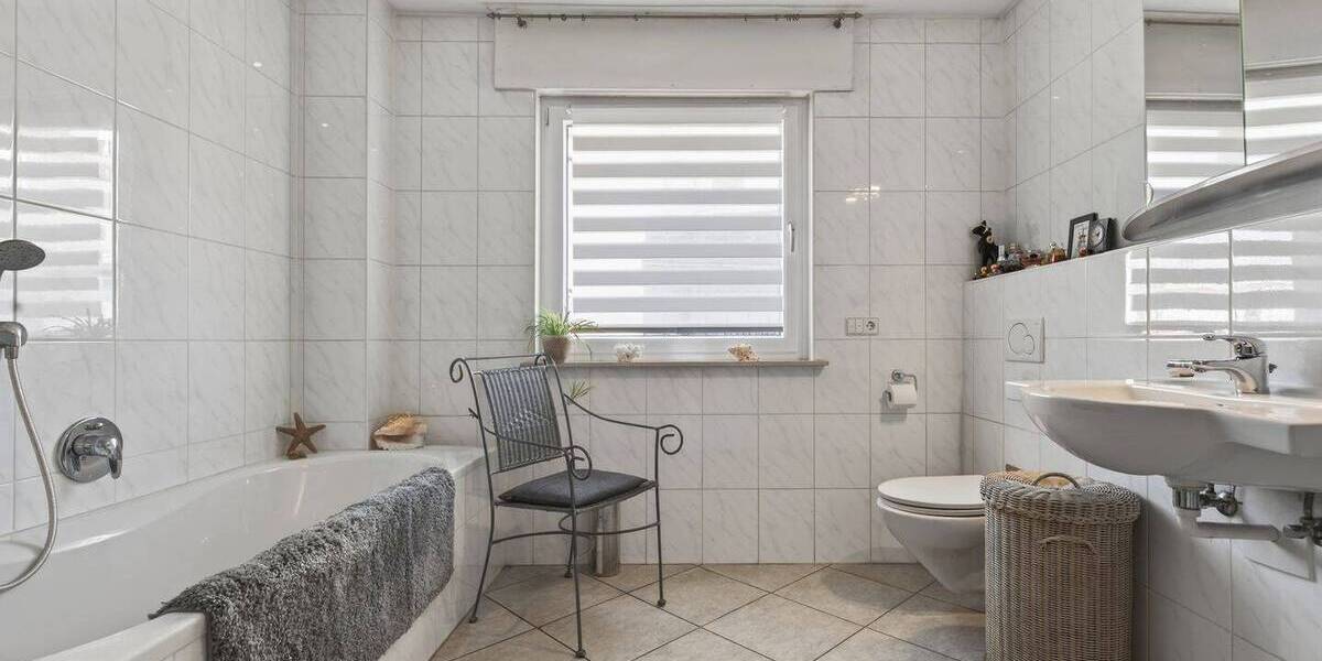 Mehrfamilienhaus, Wohnhaus Karlsruhe / Wolfartsweier Wolfartsweier - 8 Zimmer, 245 m&sup2;, 719.000&euro; | Angebot:26155539