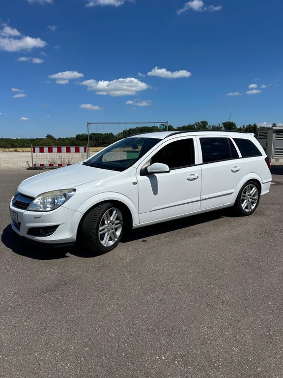 Opel Astra 210.000 km 2.999 € Durmersheim 76448