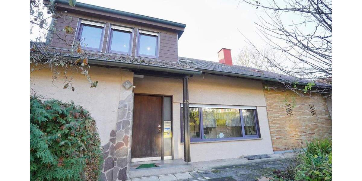 Einfamilienhaus Bretten - 7 Zimmer, 220 m&sup2;, 685.000&euro; | Angebot:25777708