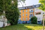 INVESTMENTCHANCE: Attraktives 9-Familienhaus mit Wertsteigerungspotenzial in Karlsruhe-Weiherfeld
