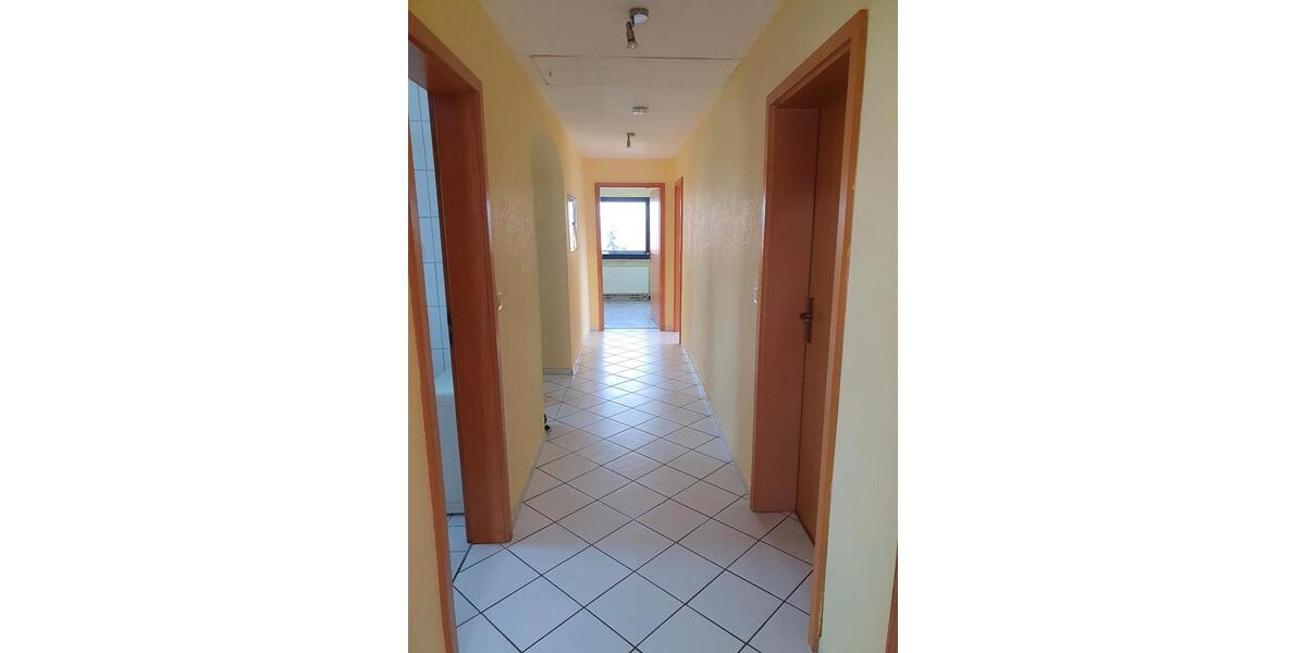 Dachgeschoßwohnung Kraichtal - 3 Zimmer, 80 m&sup2;, 620&euro; | Angebot:25319625