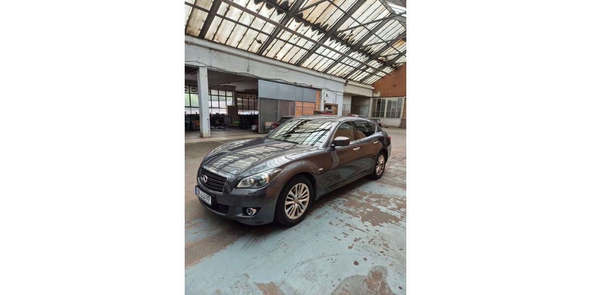 INFINITI Q70 203.425 km 8.900 &euro; Karlsruhe 76185