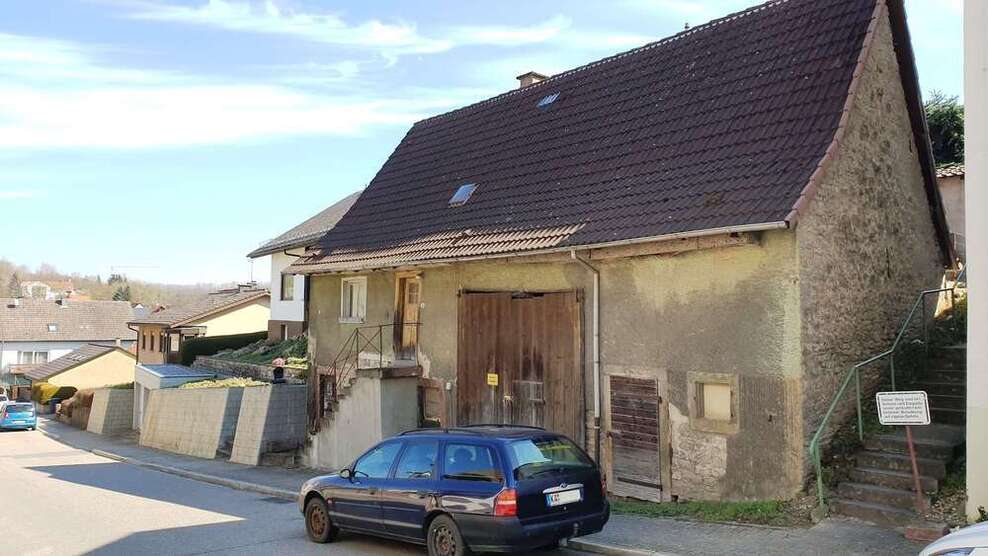 Haus zum Kaufen in Walzbachtal 90.000 € 80.37 m²