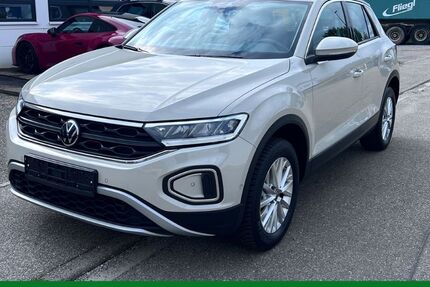 VW T-Roc 29.200 km 25.466 € Knittlingen 75438