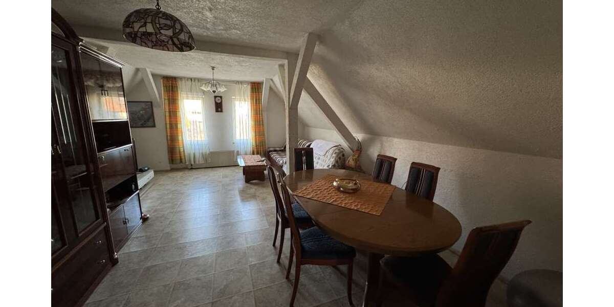 Etagenwohnung Pforzheim Nordstadt - 5 Zimmer, 140 m&sup2;, 249.000&euro; | Angebot:23719493