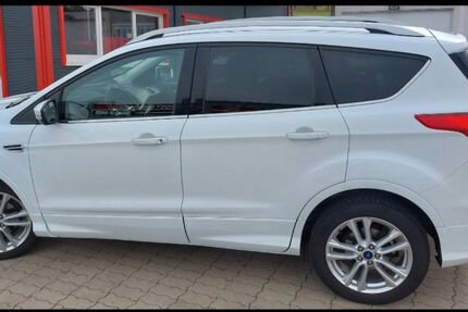 Ford Kuga 145.000 km 10.900 € Königsbach 75203