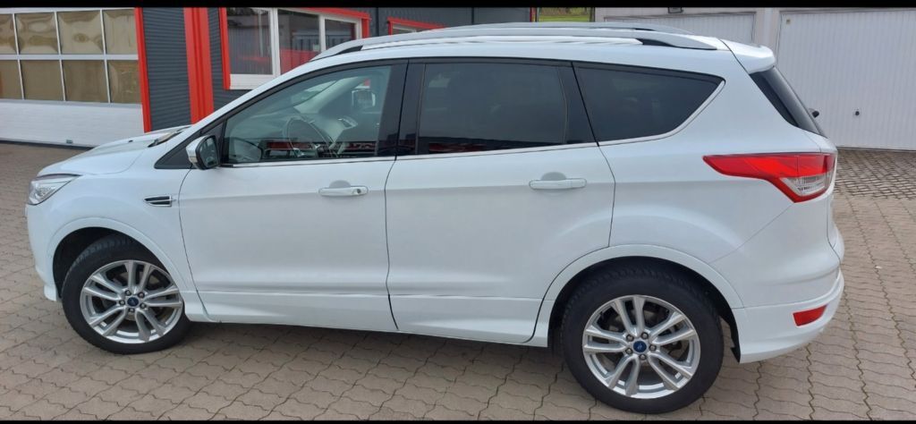 Ford Kuga 145.000 km 10.900 € Königsbach 75203
