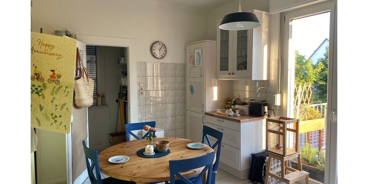 °°° FRISCHRENOVIERTE ALTBAUWOHNUNG MIT GR. SÜDWESTBALKON IN DER WESTSTADT °°° 4 zimmer