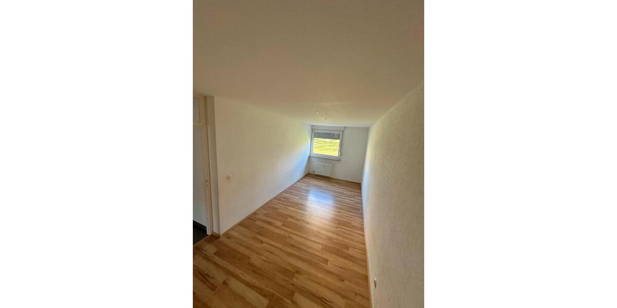 Erdgeschoßwohnung Pforzheim Eutingen - 3 Zimmer, 80 m&sup2;, 1.205&euro; | Angebot:25407198