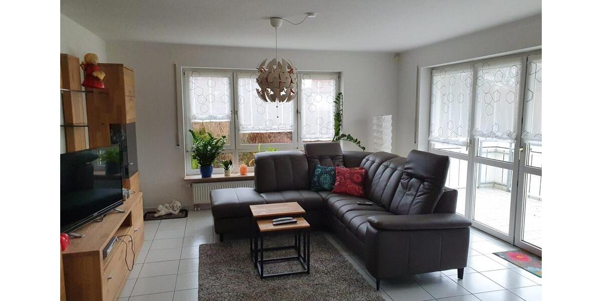 Etagenwohnung Straubenhardt - 4 Zimmer, 110 m&sup2;, 1.160&euro; | Angebot:25654034