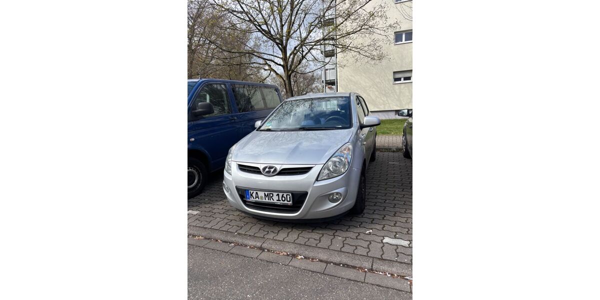Hyundai i20 120.000 km 3.800 &euro; Karlsruhe 76133