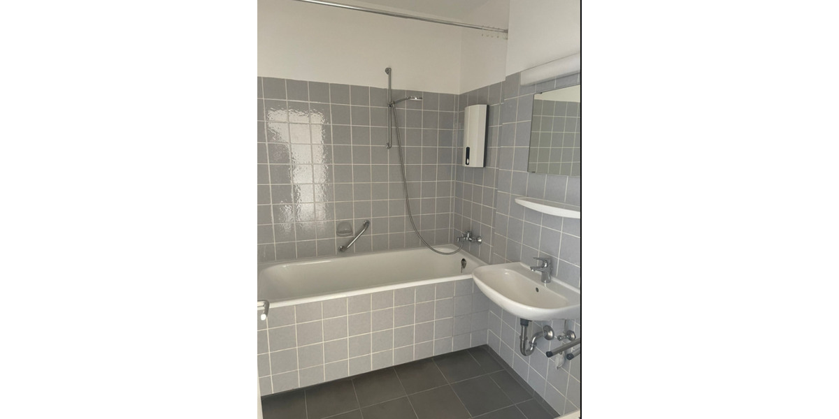 Etagenwohnung Karlsruhe Wettersbach - 3 Zimmer, 81 m&sup2;, 820&euro; | Angebot:25341250