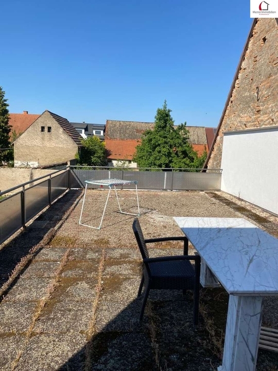 °°° Mehrfamilienhaus MIT 4 WohnungEN, 3 GARAGEN, GARTEN UND AUSBAUPOTENZIAL °°°