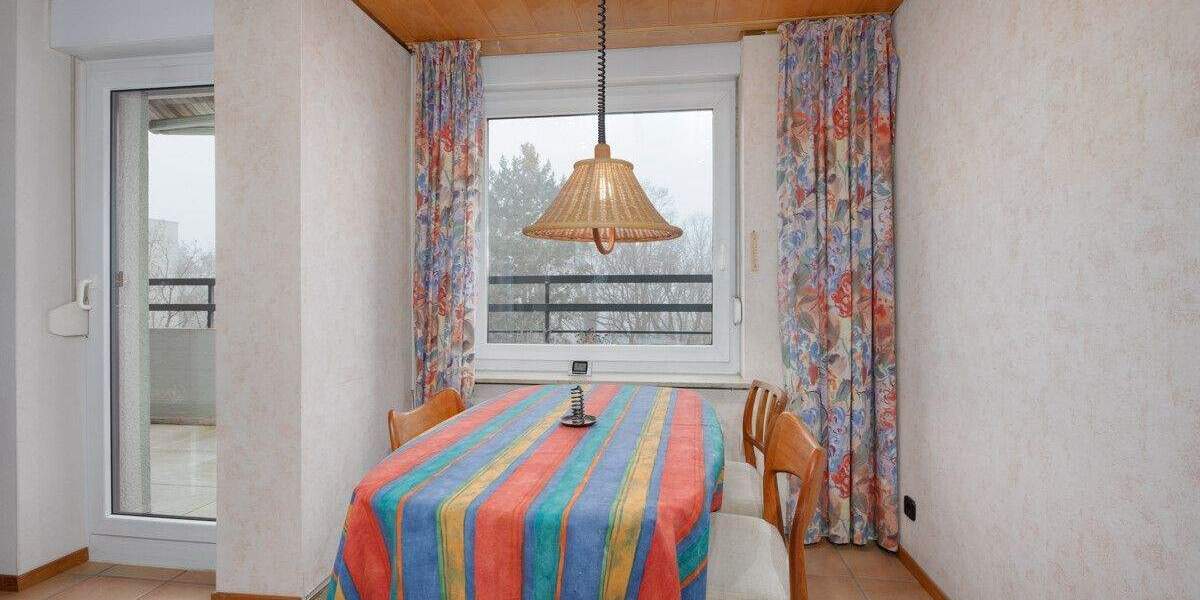 Etagenwohnung Pforzheim Sonnenhof - 4 Zimmer, 109 m&sup2;, 275.000&euro; | Angebot:25108008