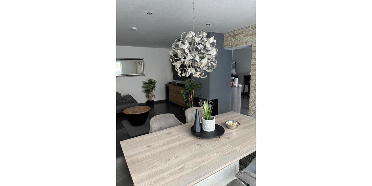 Einfamilienhaus Bruchsal - 8 Zimmer, 185 m&sup2;, 720.000&euro; | Angebot:26730241