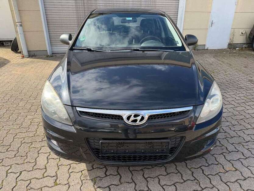 Hyundai i30 173.000 km 2.499 € Pforzheim 75179
