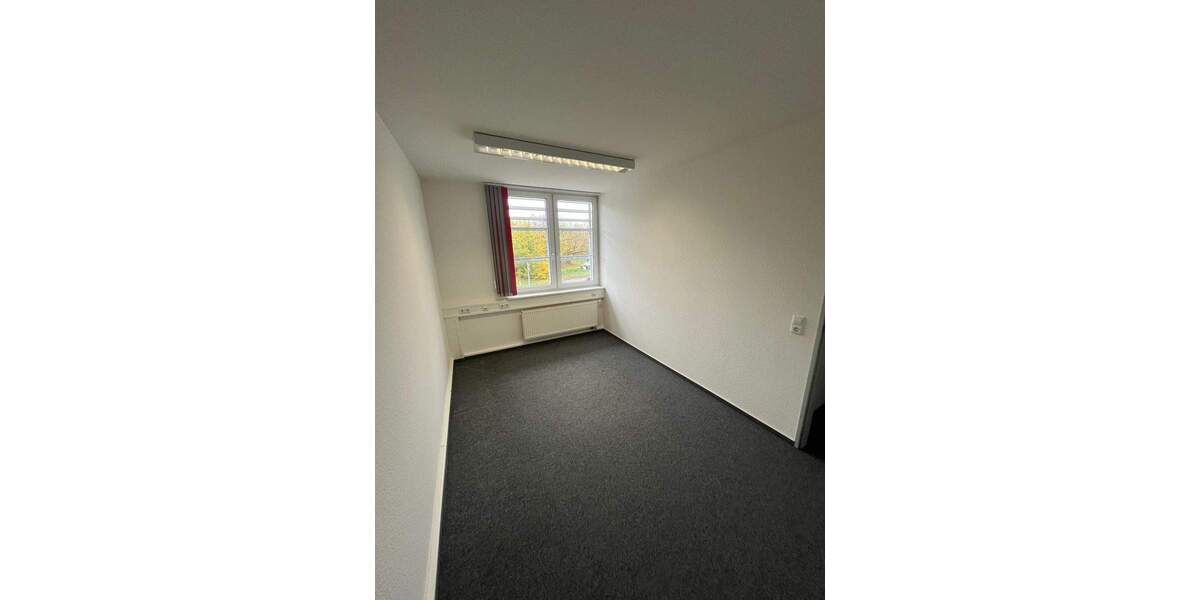 Gewerbeobjekt Karlsruhe Neureut - 7 Zimmer, 160 m&sup2;, 1.950&euro; | Angebot:25769797