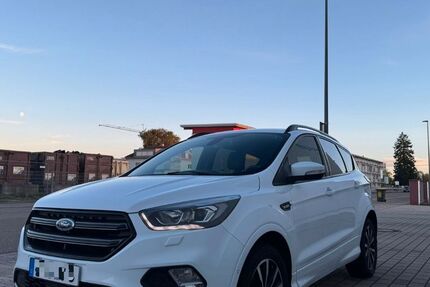 Ford Kuga 123.500 km 10.250 € Gaggenau 76571