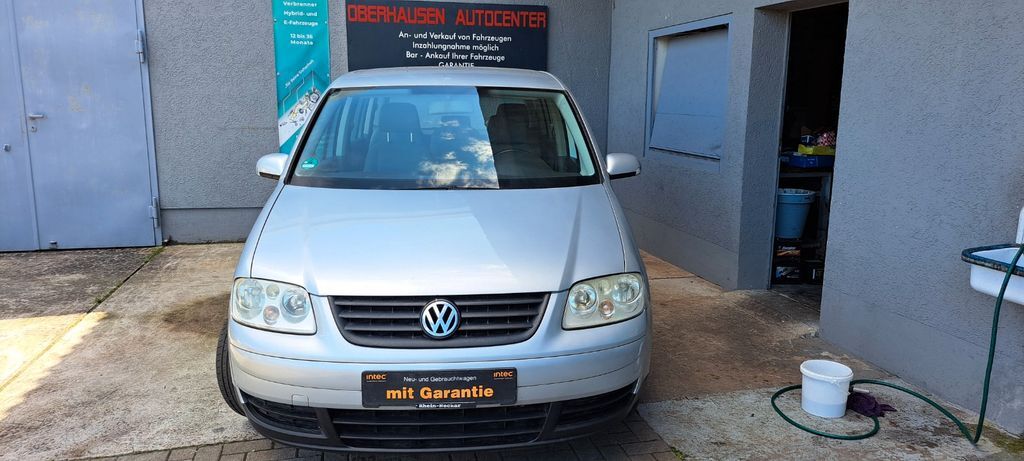 VW Touran 203.000 km 3.299 € Oberhausen-Rheinhausen 68794