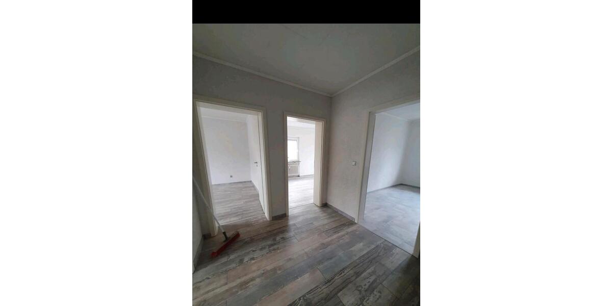 Mietwohnung 75qm 3 Zimmer Neu renoviert Stellplatz 3 zimmer