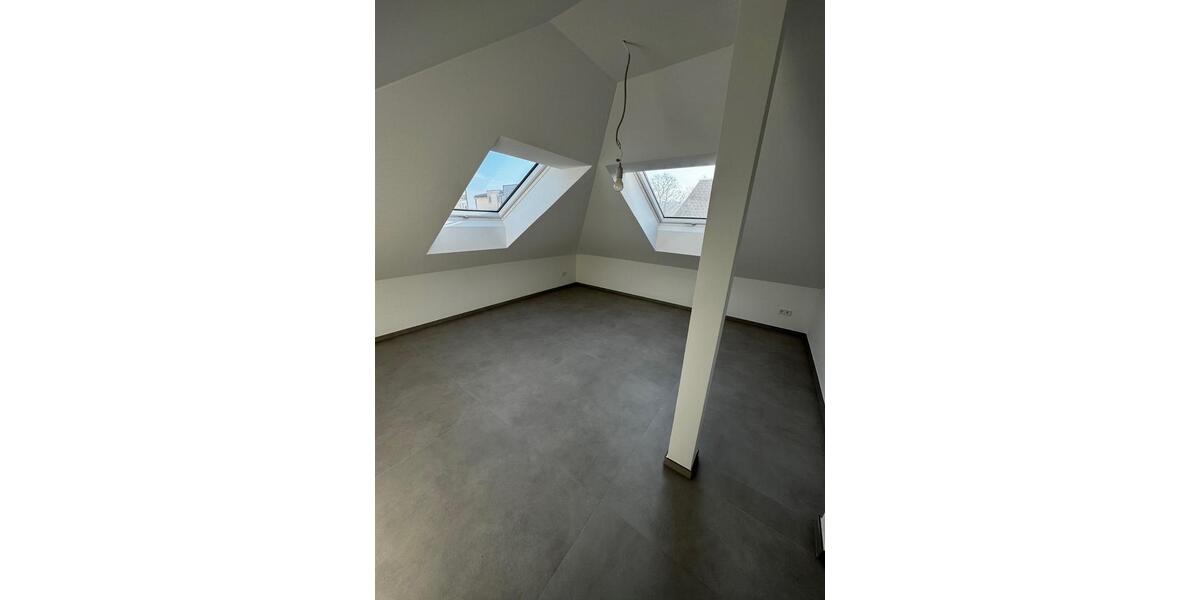 Dachgeschoßwohnung Bretten - 5 Zimmer, 125 m&sup2;, 1.480&euro; | Angebot:25131321