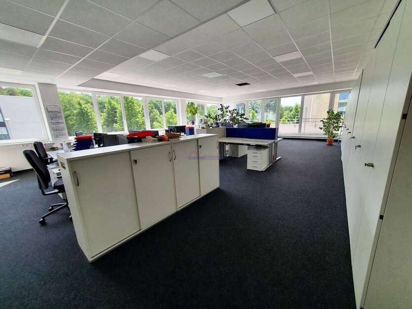 Büro in Karlsruhe 3.901,89 € 392.15 m²