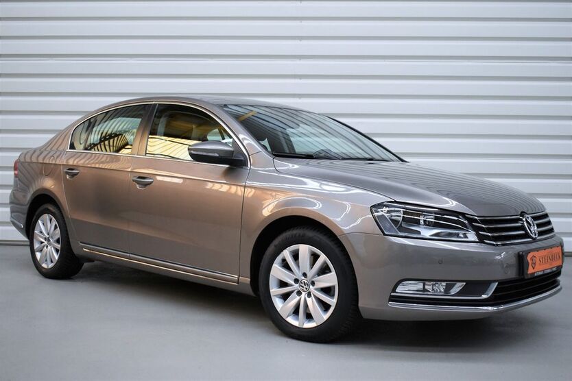 VW Passat 69.900 km 14.490 € Forst 76694