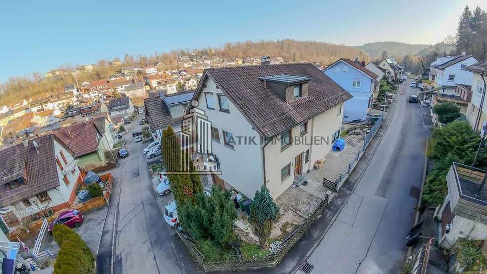 Haus zum Kaufen in Kämpfelbach 689.000 € 210 m²