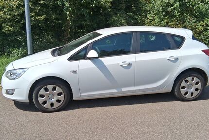 Opel Astra 146.000 km 4.100 € Karlsruhe 76149