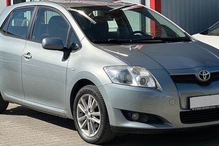 Toyota Auris 208.000 km 2.995 &euro; Bruchsal-Helmsheim 76646