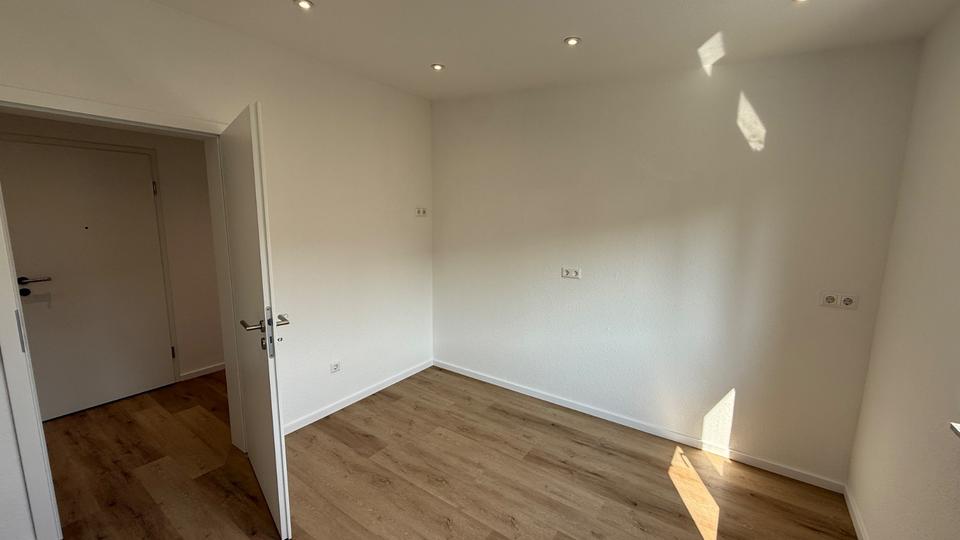 Dachgeschoßwohnung Karlsruhe Knielingen - 4 Zimmer, 99 m&sup2;, 1.390&euro; | Angebot:26133475