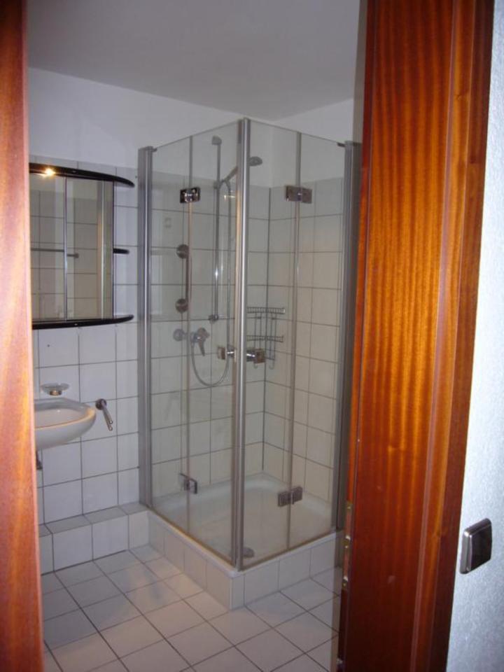 Gepflegte 2-Zimmer-Wohnung mit 2 Balkonen u. EBK in Pforzheim zimmer