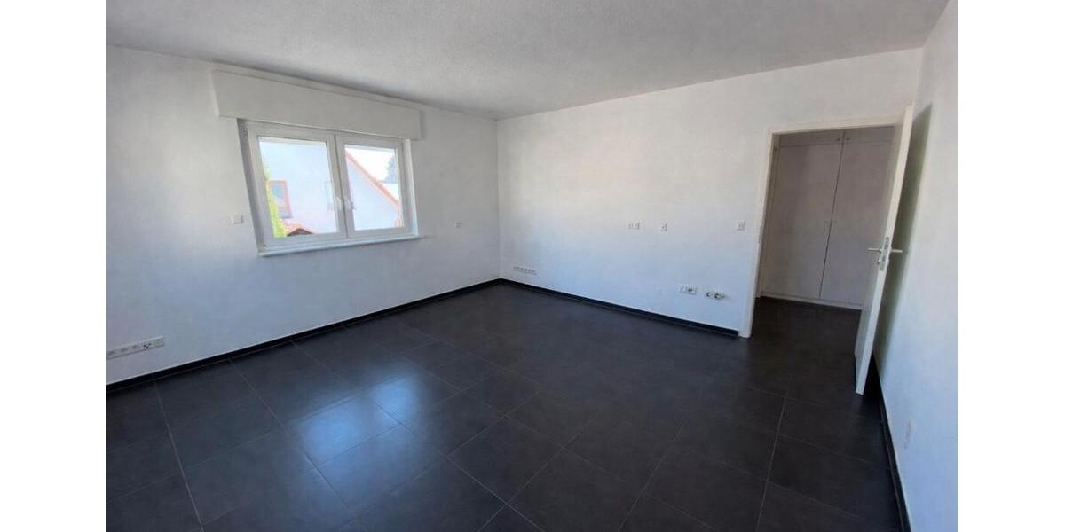 Etagenwohnung Karlsruhe Neureut - 3 Zimmer, 110 m&sup2;, 1.400&euro; | Angebot:24762121