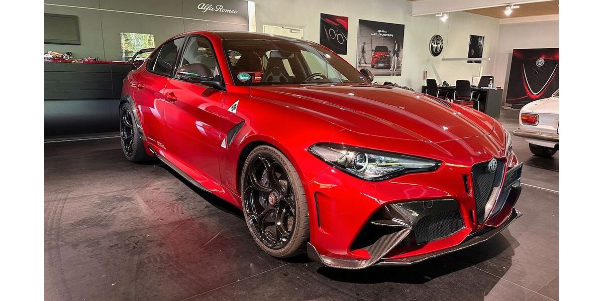 Alfa Romeo Giulia 16.000 km 239.900 &euro; Rastatt 76437