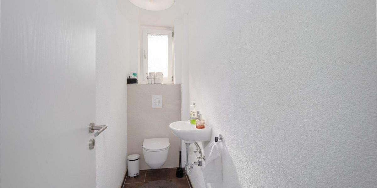 Etagenwohnung Pforzheim Nordstadt - 2 Zimmer, 72 m&sup2;, 215.000&euro; | Angebot:24860355