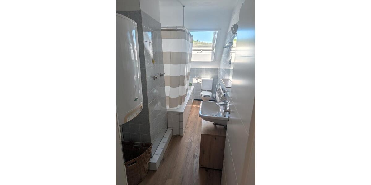 Dachgeschoßwohnung Karlsruhe Wettersbach - 5 Zimmer, 113 m&sup2;, 1.500&euro; | Angebot:26414163