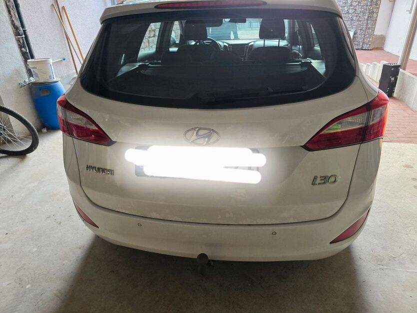 Hyundai i30 220.000 km 5.100 € Offenbach 76877