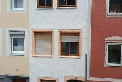 Reihenhaus in der Innenstadt zur Eigennutzung oder Kapitalanlage 4 zimmer