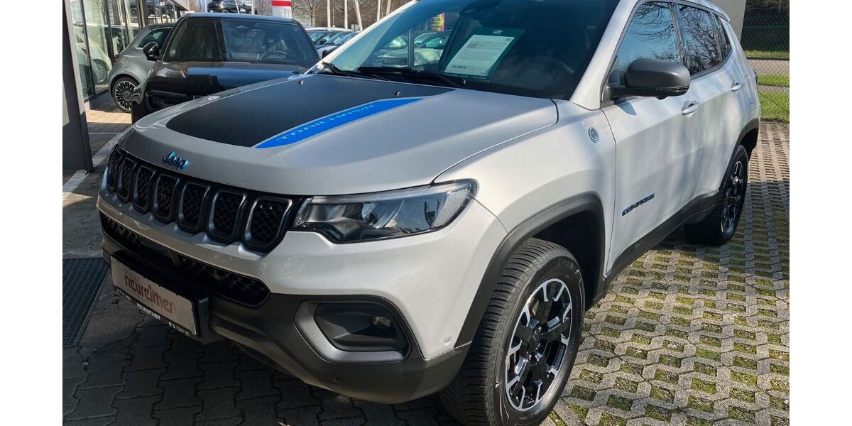 Jeep Compass 43.740 km 24.690 &euro; Karlsruhe 76185